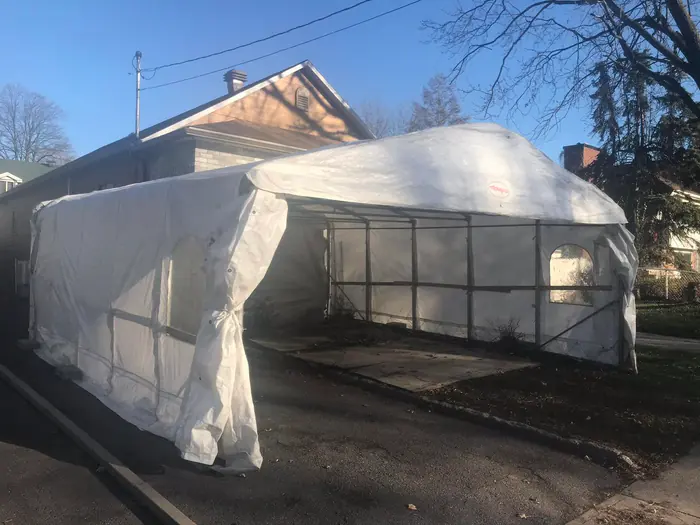 Abri Tempo monté pour l’hiver.